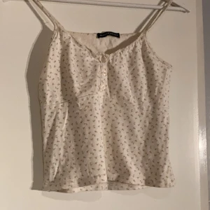 Brandy melville floral prints linne - Fint linne från brandy som inte kommer till användning❤️