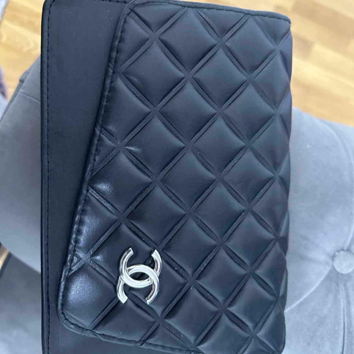Svart quiltad axelväska - 90