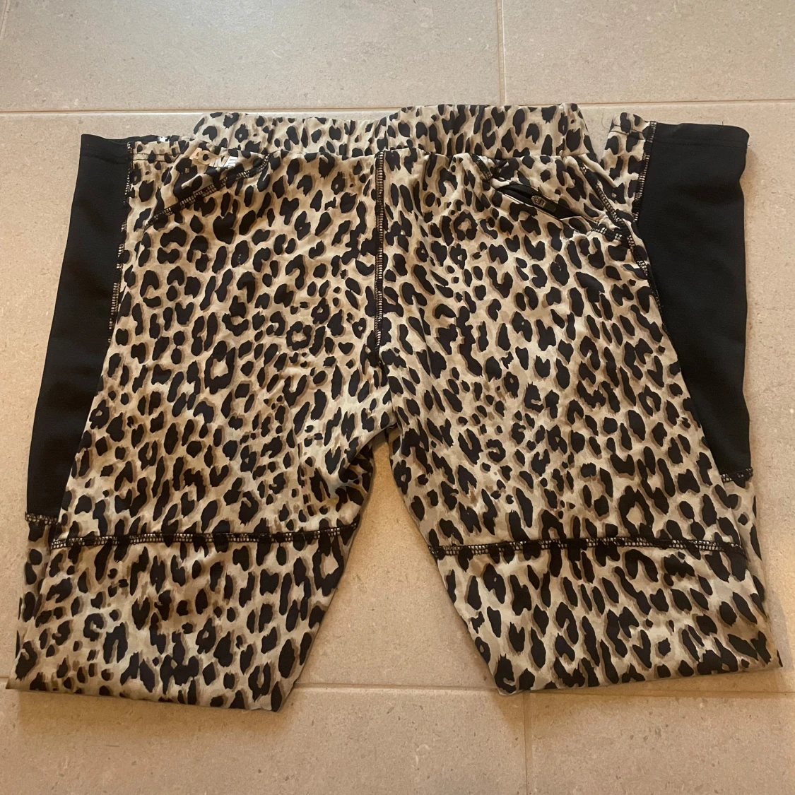 Leopardmönstrade träningstights  - 92