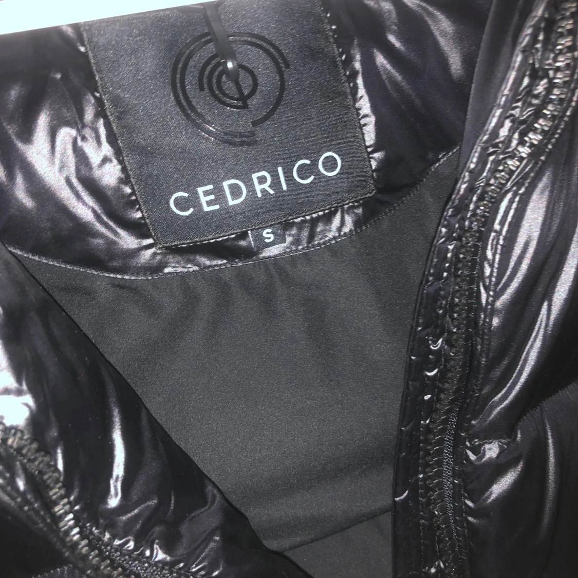 Svart dunjacka från Cedrico - 91