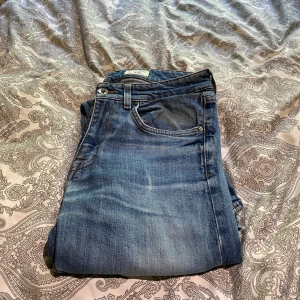 Tiger of Sweden jeans  - Härliga Tiger of sweden jeans slim | Skick: 9,5/10 | stl: 31/32 | fraktas via instabox eller postnord. Priset är inte hugget i sten! Helt nytvättade. Vid frågor är det bara att höra av sig. 