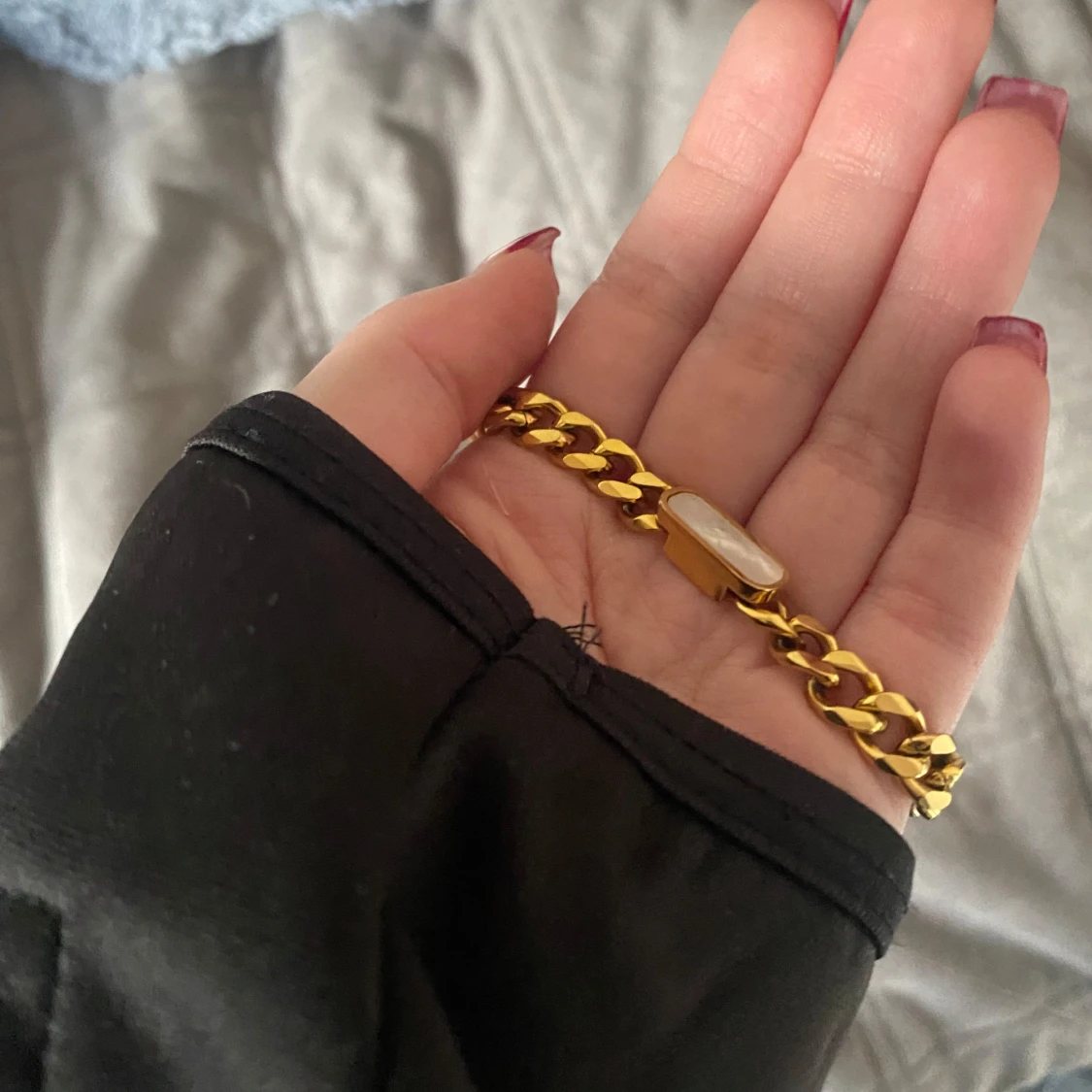 Guldarmband med pärldetalj - 91