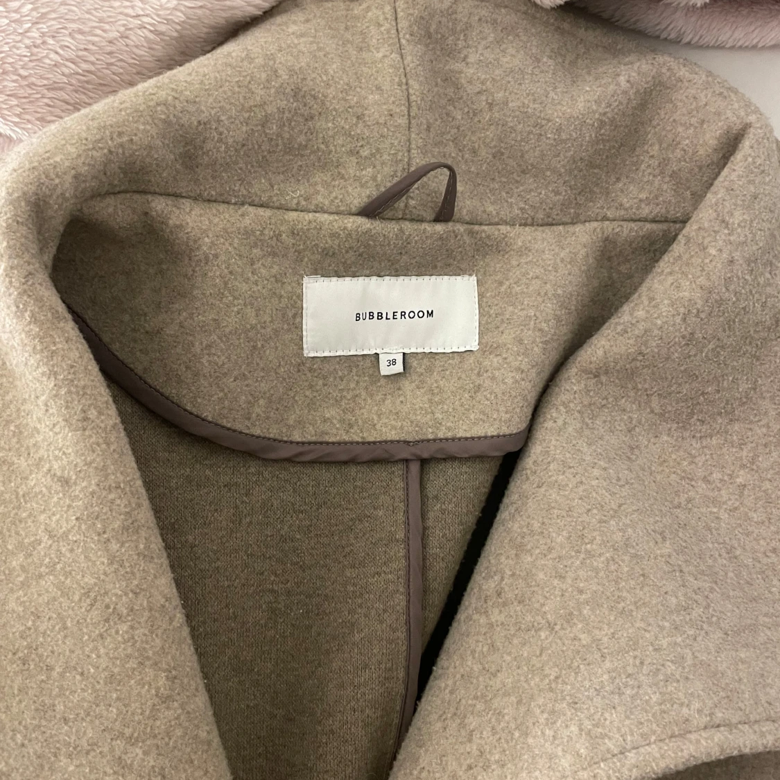 Beige kappa från Bubbleroom - 92