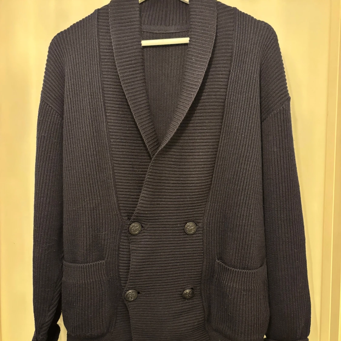 Mörkblå ribbad kofta - 92