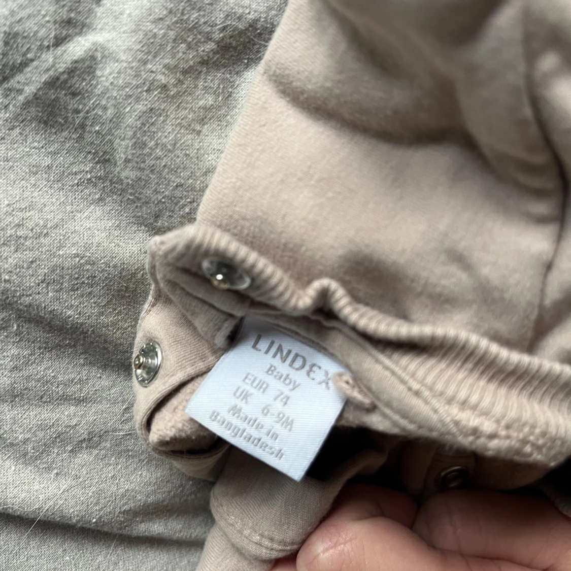 Beige babytröja från Lindex - 90