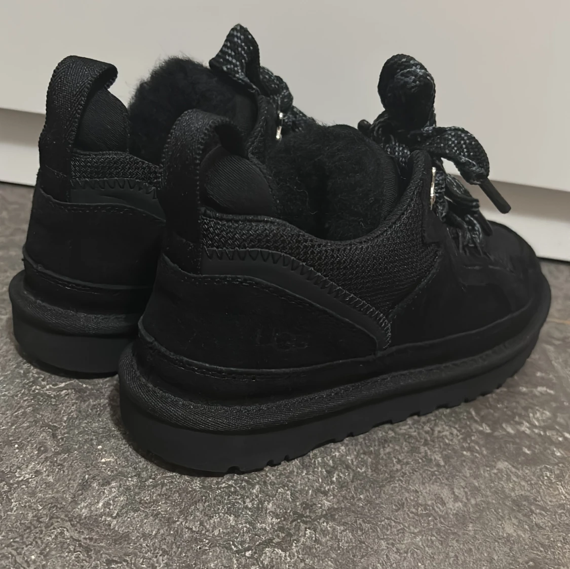 Lowmel UGGs, Svarta sneakers  - 90