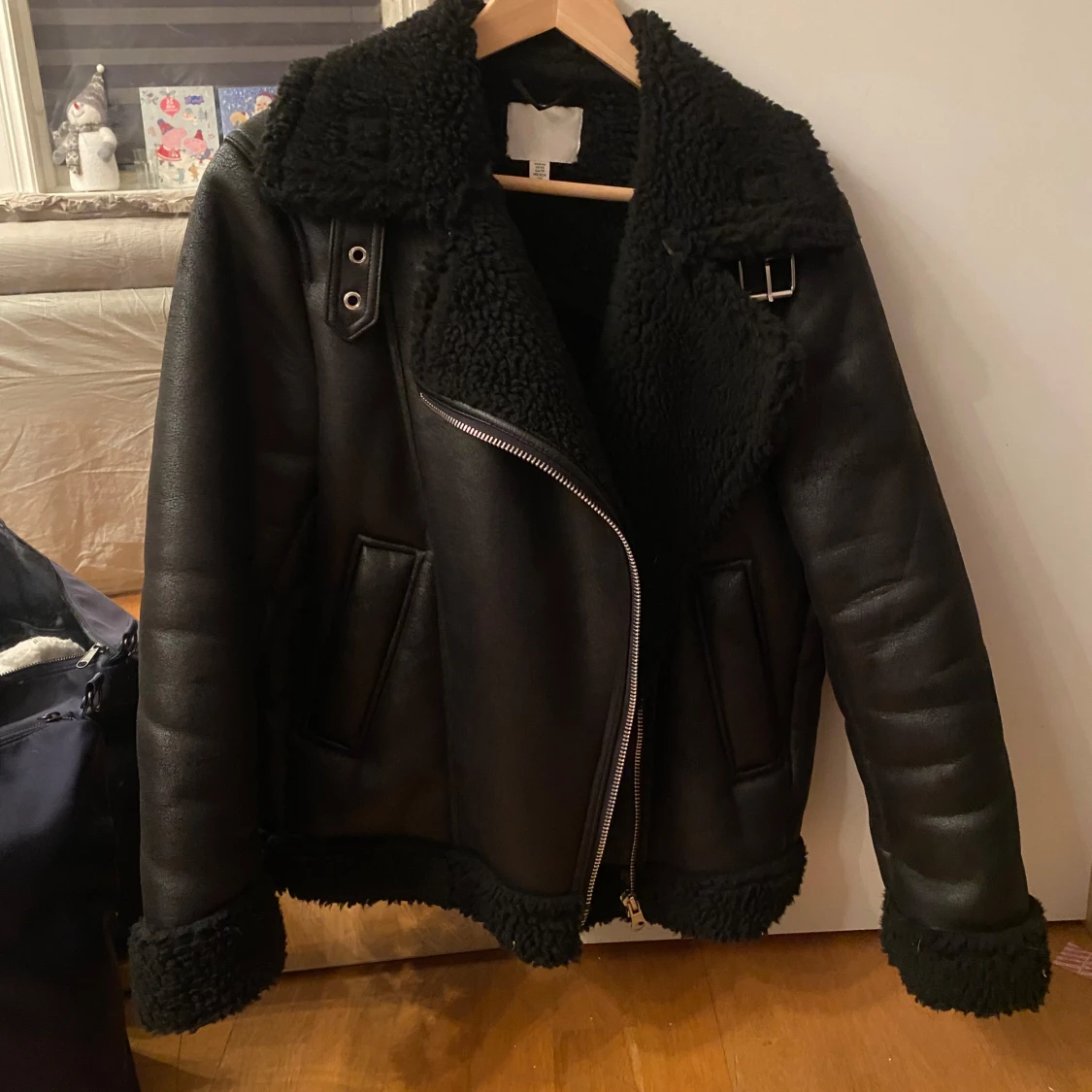 Svart skinnjacka med foder