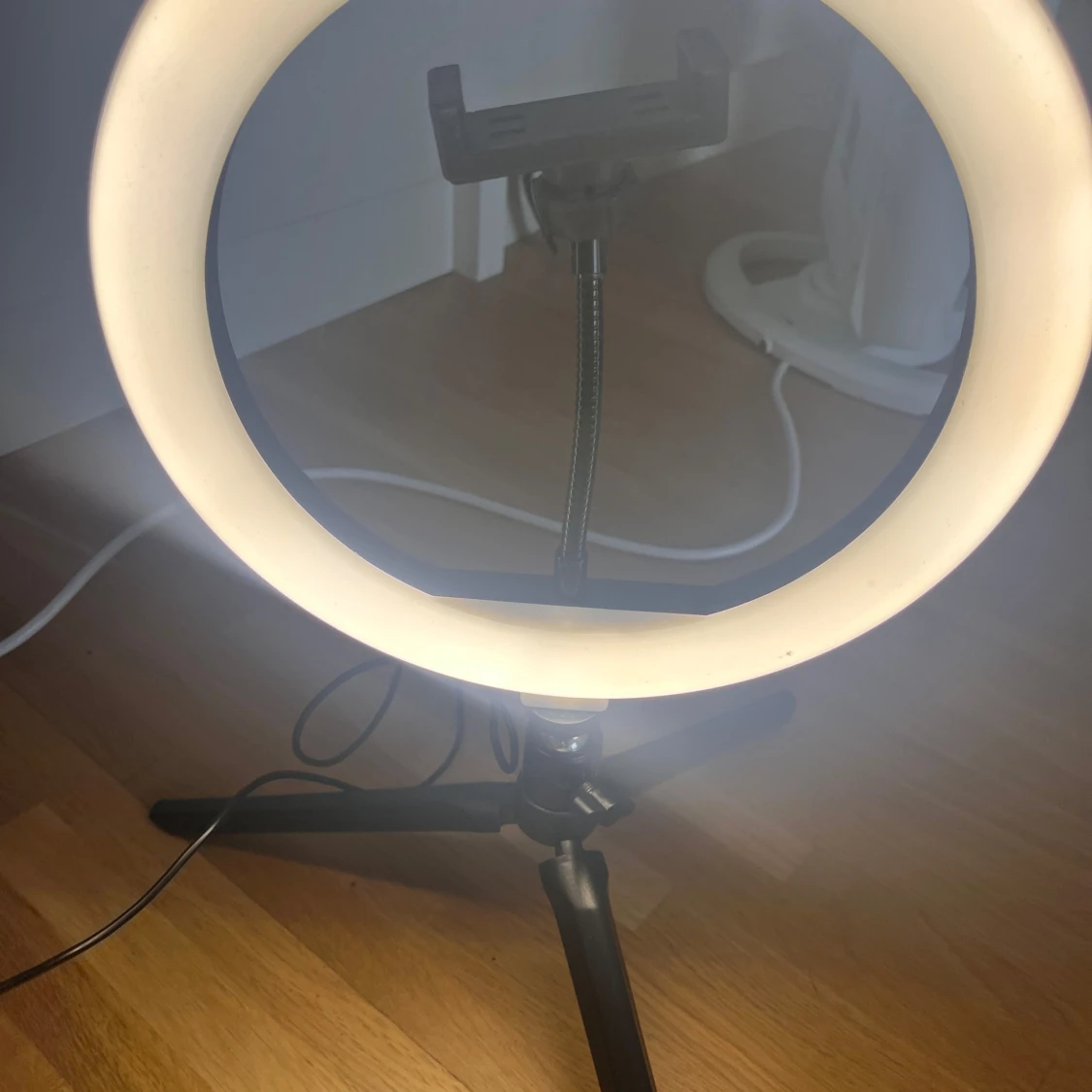 Self bordlampa- vit 3 olika färger  - 93