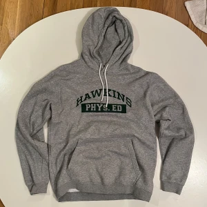 Nike X Stranger Things Hoodie - Köpt på second hand i London för 800kr