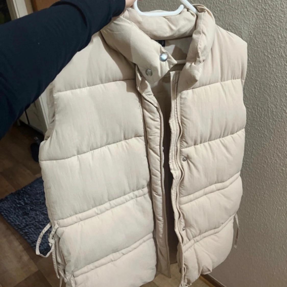 Beige väst från Missguided