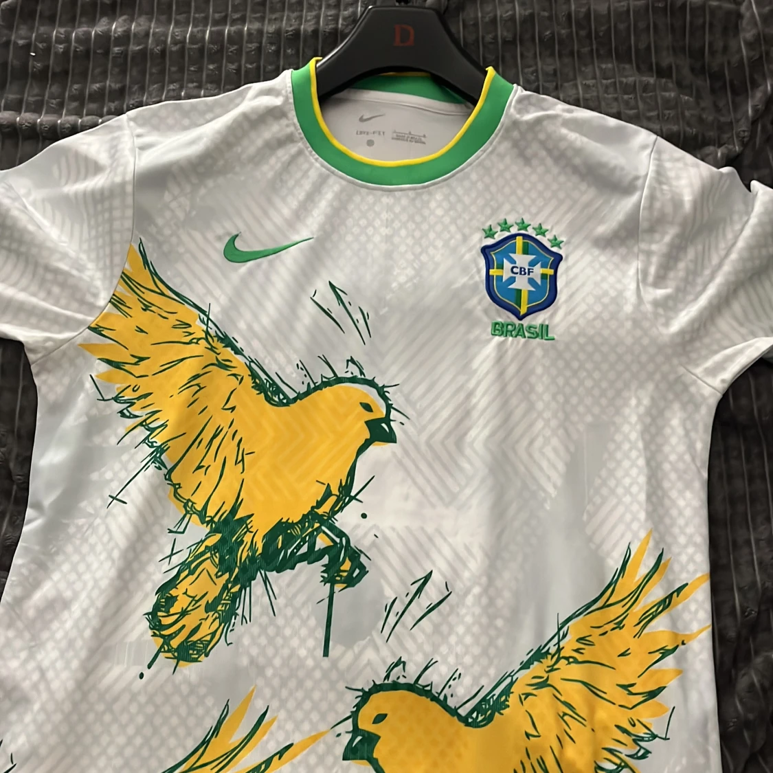 Vit Brasilien fotbollströja från Nike