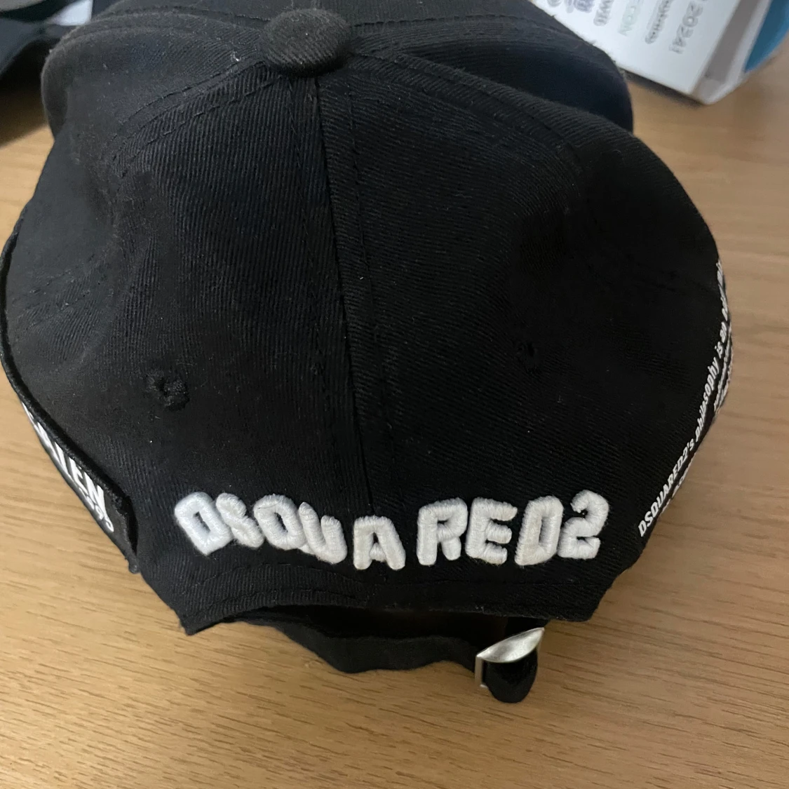 Svart keps från Dsquared2 - 90