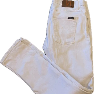 Nudie jeans - Vita nudie jeans skit feta. W33 L34!