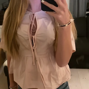 Blus hm - Helt ny blus från hm, köpt i sommars❤️