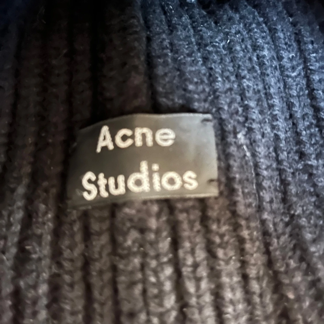 Acne mössa - 91