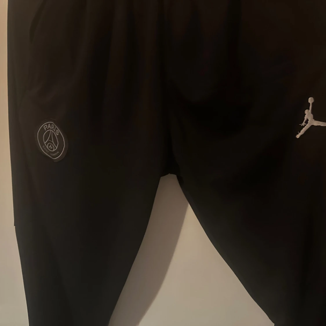 Svarta mjukisbyxor med PSG-logga - 91