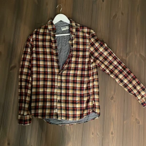 Flanellskjorta - Skön flanellskjorta från Dobber i storlek Medium, gott skick.