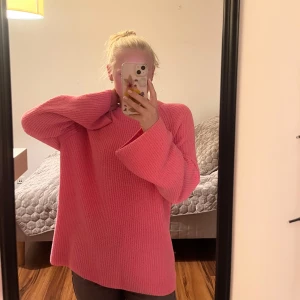 Stickad tröja Arket - Stickad tröja från Arket, använd 1 gång! Passar även S
