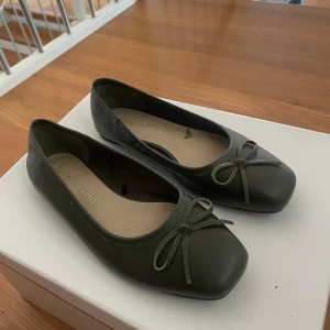 ballerinaskor - mörk gröna ballerina skor storlek 38