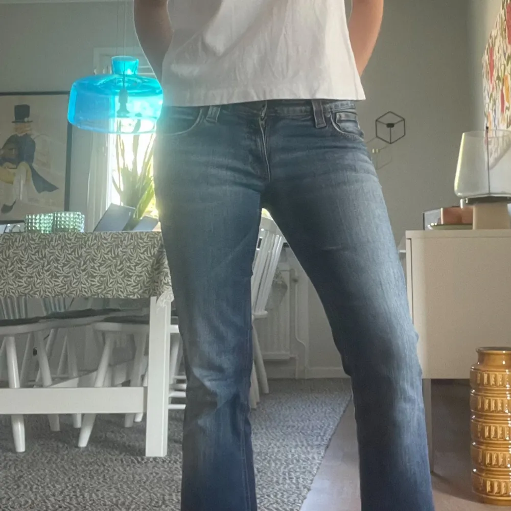 Supersnygga lågmidjade Bootcut jeans från nudie jeans, jätte fint skic. W30 L34. Jeans & Byxor.