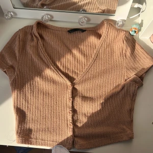 Crop top, brun korttröja - Skriv privat för mer info!💕🫶