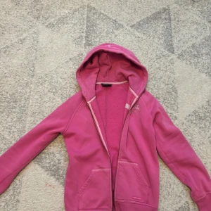 Vintage peakperformance hoodie - Jätte fin zip hoodie i mycket bra skick