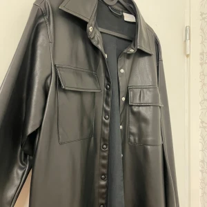 Skinnjacka - Bra skick, andvänd 1 gång, precis som ny