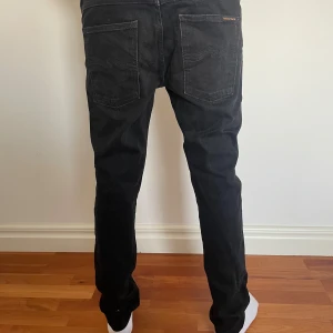 Nudie jeans - Nudie jeans i riktigt bra skick | storlek W32 L32 | modell Tape Ted | skriv privat för mer information.