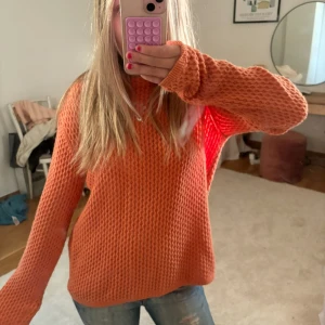 Orange stickad tröja - Sååååå söt orange stickad tröja 🧡🧡🧡