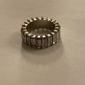 Ring  - En silver ring.