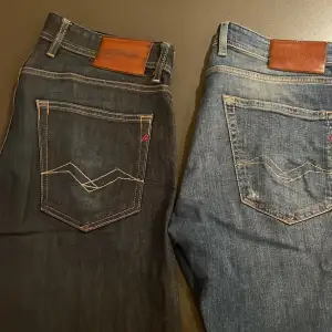 Replay jeans i fint skick  Ljusblå i modellen groover strlk 32 Mörkblå i modellen groover strlk 31  450kr/st (Pris går att diskutera)