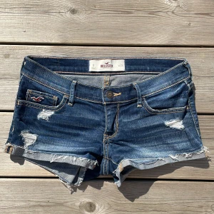 Low waist jeansshortsshorts  - Lågmidjade jeansshortsshorts från Hollister 💕 Midjemått 40 cm