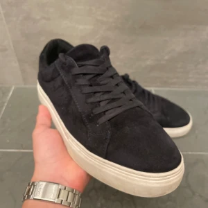 Vagabond  - Säljer dessa Vagabonds Paul 2.0 i storlek 38 för endast 399kr. Super bra skick och inga slitage!! ⚜️hör av dig vi minsta fundering om skorna eller priset! 💯