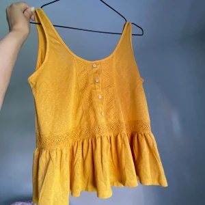 Söt gul topp - I ny skick