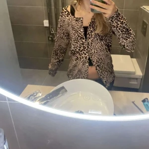 Cardigan  - Glamour cardigan gå in på min andra annons för mer info 