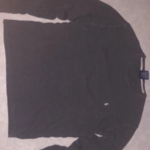 Polo Ralph Lauren Sweatshirt  - Vill tömma lite av min garderob så säljer min Ralph lauren tjocktröja 100% cotton 