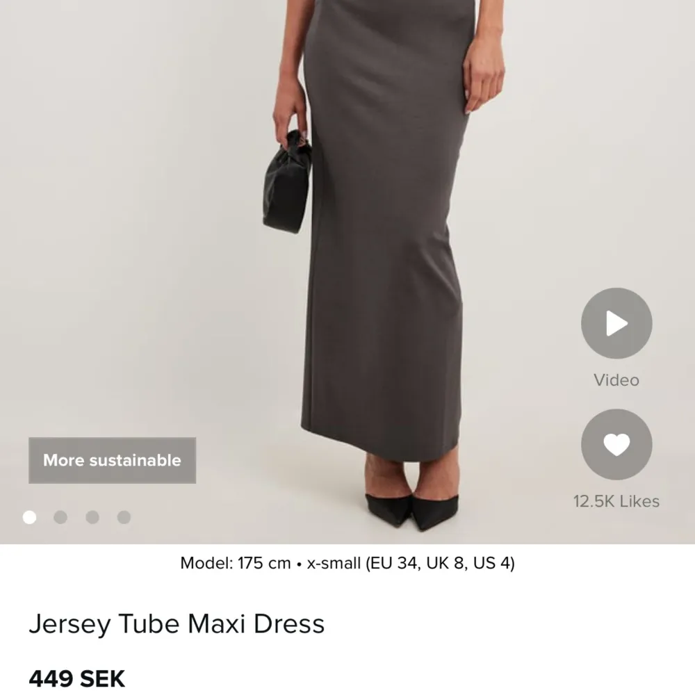 Mörkgrå bandeu bodycon klänning från NAKD. Storlek XS men passar även S. Helt ny, levereras med prislapp i originalförpackning.. Mekot.