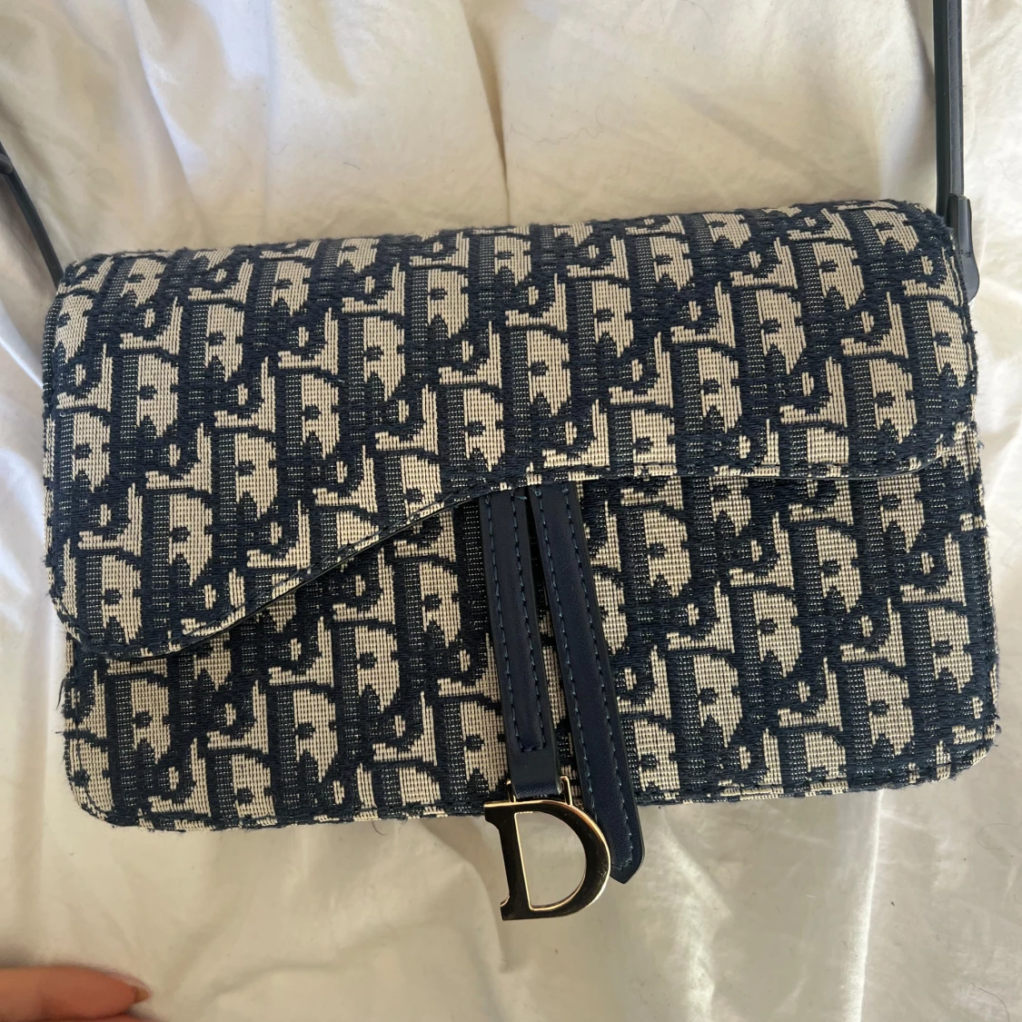 Marinblå väska  - 90