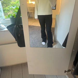 Jeans - Jeans från ginatricot i storlek 34.
