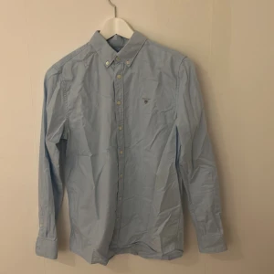 Skjorta - Skit snygg skjorta från gant säljer då den är för liten hör av er vid frågor 