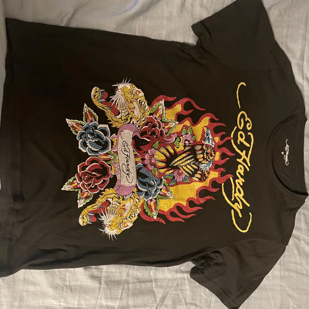 Ed hardy tshirt, strl M. T-shirts.