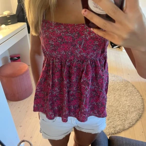 Så fin rosa topp!💗 - Superfin rosa topp med gulliga detaljer💗