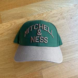 Mitchell & Ness keps, väldigt lite använd så i näst intill nyskick!