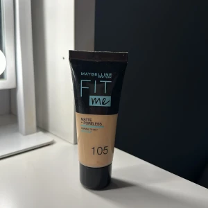 Fit me foundation 105 - Oöppnad maybelline fit me foundation i färgen 105