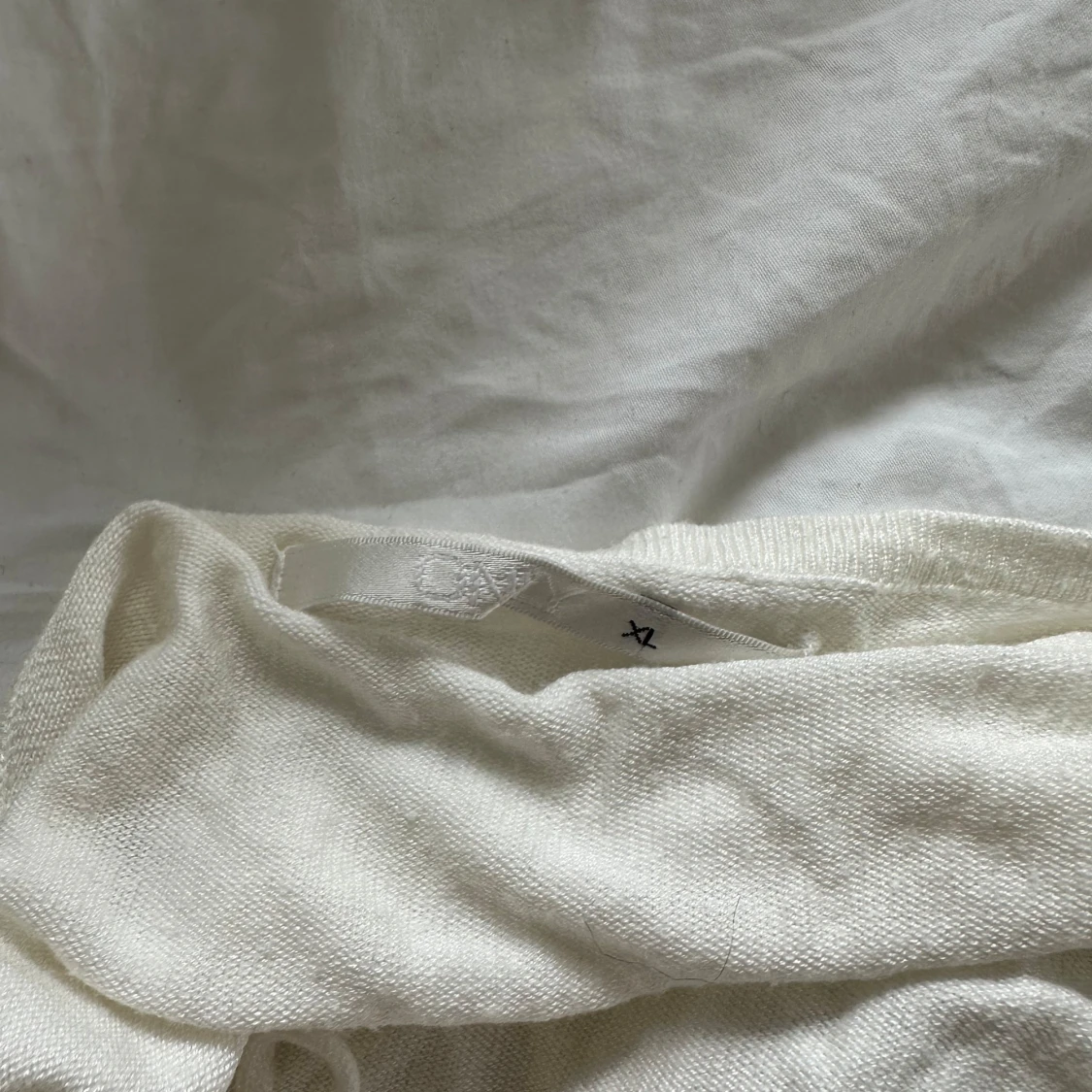 Vit off-shoulder tröja - 2