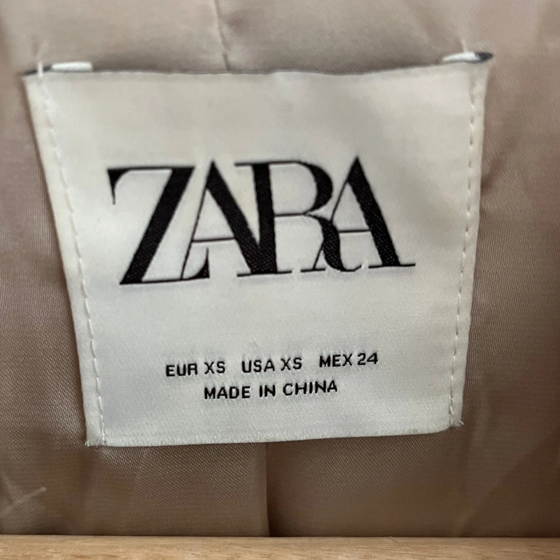 Beige teddyjacka från Zara - 91