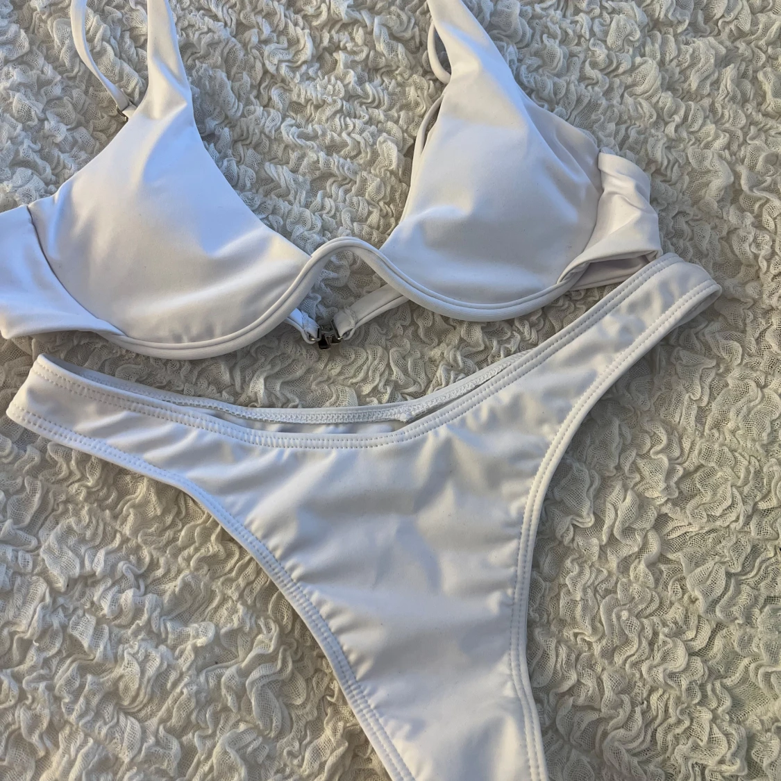 Vit och röd bikini - 90