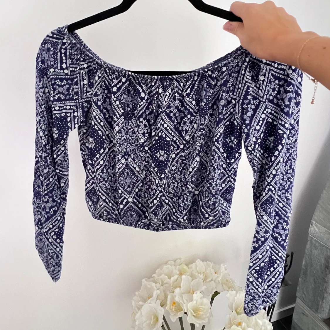 Croppad off-shoulder topp - 92