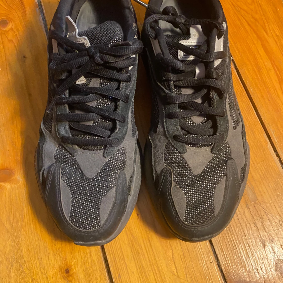 Svarta Puma sneakers - 1