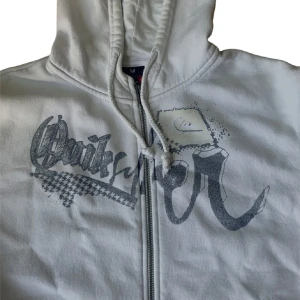 Quicksilver zipup hoodie - Fint skick sitter som en m eller l